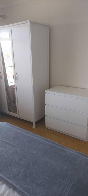 Bellevue Bungalow - Comfortable Home With Amazing Views Belfast Eksteriør billede