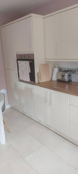 Bellevue Bungalow - Comfortable Home With Amazing Views Belfast Eksteriør billede